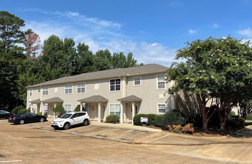 Oxford Condo | Tranquil Condo close to Jackson Ave
