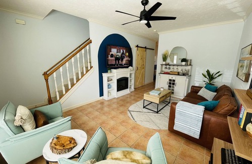Oxford Condo | Tranquil Condo close to Jackson Ave
