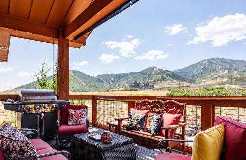 Park City Resort | Tranquil Condo, Perfect for Ski & Summer Adventures! 3 Bedrooms, Private Patio, Sleeps 6