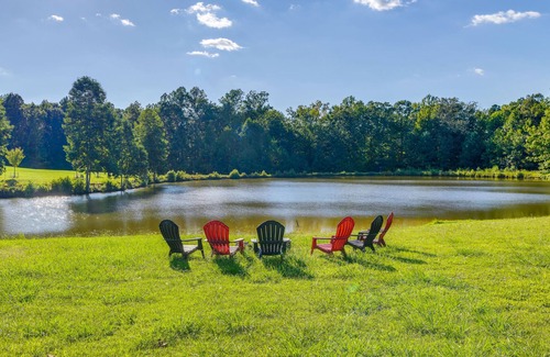 Midlothian Cottage | Tranquil Cottage in Virginia Countryside w/Pond!