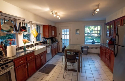 Elizabeth House | Tranquil detached home on safe & quiet neighborhood with large yard for hosting