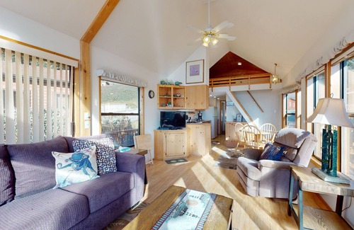 Brookings Cabin | Tranquil dog-friendly coastal escape with private hot tub, patio, & nature views