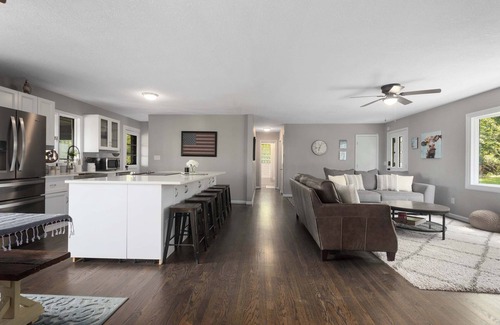 Cass County House | Tranquil Escape|20 Acres Fishing+Wildlife Watching