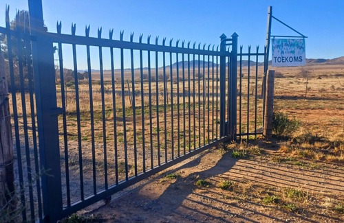 Aliwal North Cottage | Tranquil, family-friendly cottage with Wifi on the outskirts of Aliwal North.