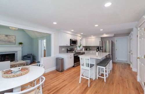 Plymouth House | Tranquil Family Retreat with Pool