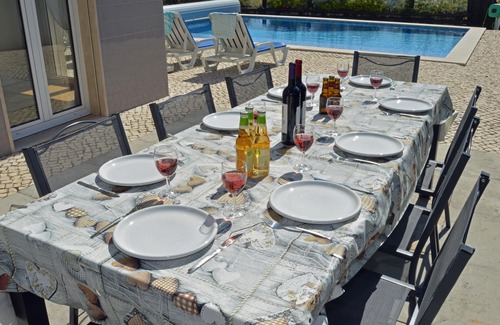 Foz do Arelho Villa | Tranquil family villa with lovely sea view, easy stroll to centre and beach.