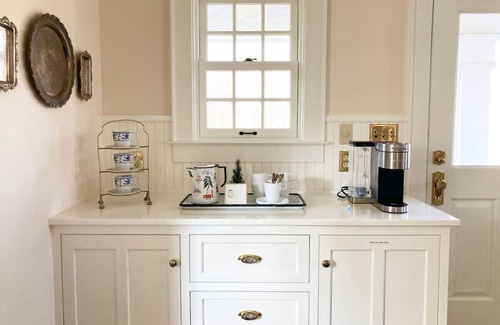 Hillsboro House | Tranquil Farm-Stay for Large Group near Rocky Fork - Two Houses!