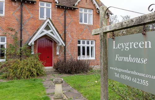 New Forest District House | Tranquil Forest Retreat in Brockenhurst
