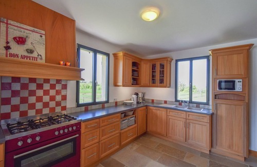 Saint-Medard-d'Excideuil Villa | Tranquil Villa in Dordogne