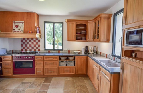 Saint-Medard-d'Excideuil Villa | Tranquil Villa in Dordogne