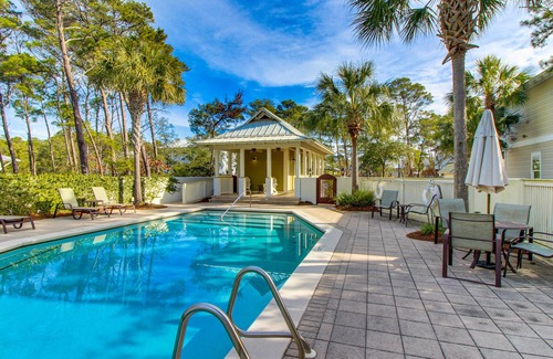 Greenway Park House | Tranquil getaway with pool & 4 free bikes near beach & golf - snowbird-friendly