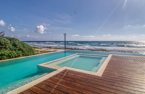 Tulsayab Apartment | Tranquil getaway by the beach with amazing pool & lush grounds