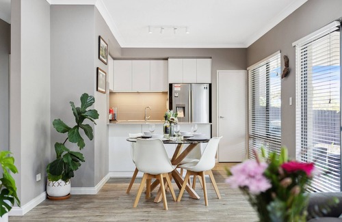 Gooseberry Hill Cottage | Tranquil Gumnut Cottage, close to Airport.
