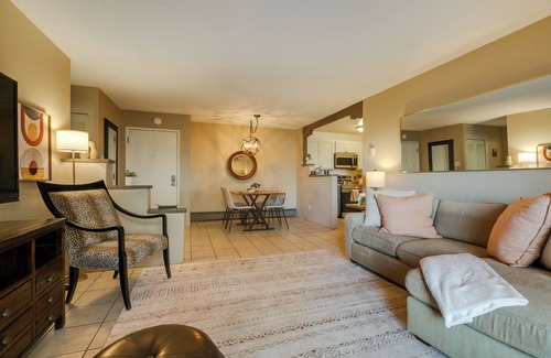 Santa Fe Condo | Tranquil Hidden Gem: Tree-Lined Patio, Gym, Pool