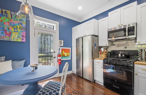 Hillcrest Cottage | Tranquil Hillcrest cottage close to most attractions in charming Little Rock