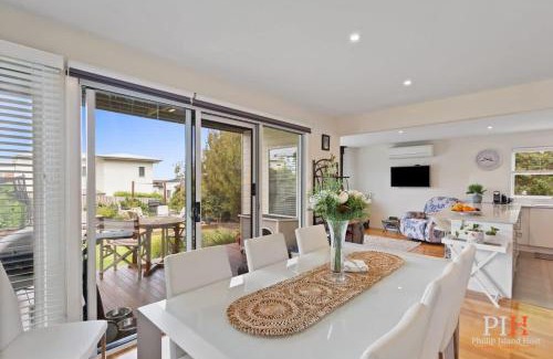 Rhyll House | Tranquil Holiday Retreat Rhyll