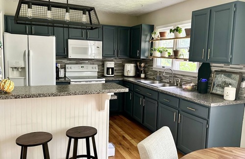 Linden House | Tranquil Home with Chickens and Ducks in Linden near vineyards & hiking