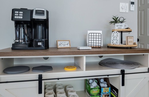 Flower Mound House | Tranquil Home with Pool sleeps 8