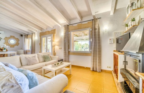 Capdepera House | Tranquil House with Terrace