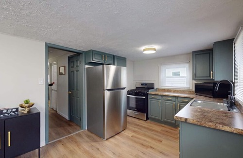Erie Cottage | Tranquil Lake Erie house