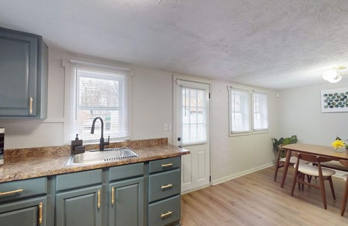 Erie Cottage | Tranquil Lake Erie house