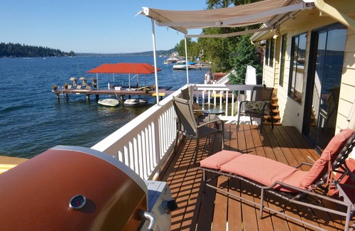Inglewood Cottage | Tranquil Lake House near Seattle, Issaquah, Redmond