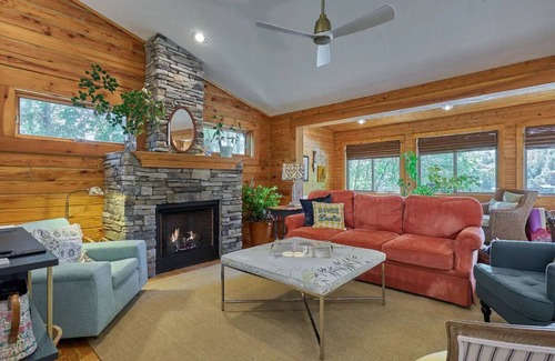 Saluda Cabin | Tranquil Lakefront Cabin near Saluda, NC
