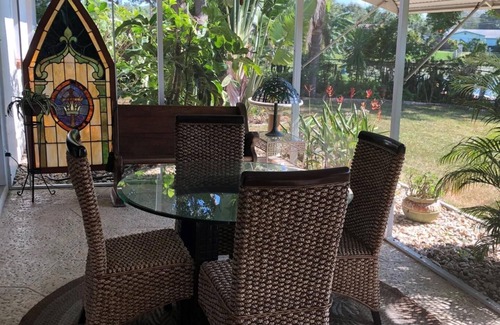 Seminole House | Tranquil lakefront home: gulf beaches, shopping, and entertainment near by