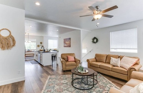 American Fork House | Tranquil Locale, Double Garage!