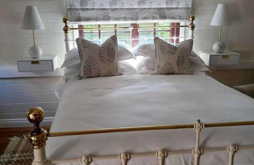 Netley House | Tranquil Lodge Retreat in Southampton