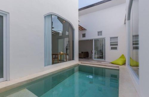 Denpasar Villa | Tranquil Mediterranean Villa Kerobokan WCS
