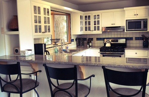 Upper Kingsbury House | Tranquil mountain Retreat near ski-resort, casinos, and Zephyr Cove