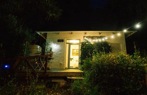Cape Town House | Tranquil Mountain Retreat Hout Bay Cottage