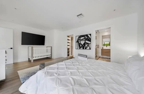 Highland Lakes House | Tranquil Oasis - Spacious Bedrooms - 10mins Beach