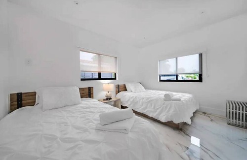 Highland Lakes House | Tranquil Oasis - Spacious Bedrooms - 10mins Beach