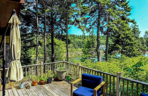 Southport House | Tranquil Ocean view home with a washer & dryer and a relaxing Deck