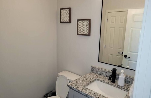 Elkhorn House | Tranquil Omaha Retreat with WiFi, Easy City Access