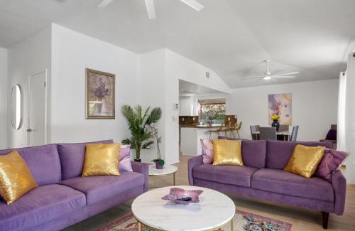 Palm Springs House | Tranquil Palm Springs Villa, Saltwater Pool, Magical View, Minutes to Downtown, Sleeps 8