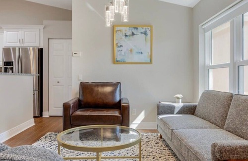 Diplomat House | Tranquil Palms Heated Pool, Spa, Outdoor TV & More