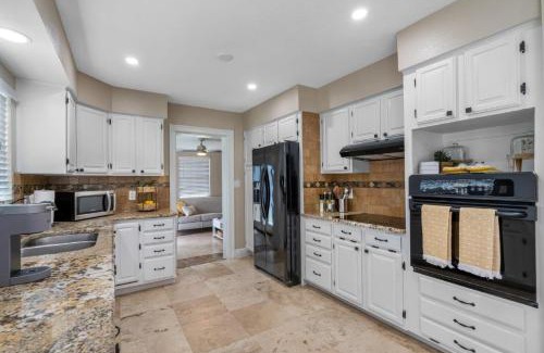 Plaza Terrace House | Tranquil Paradise - 2 Miles to Raymond James Stadium