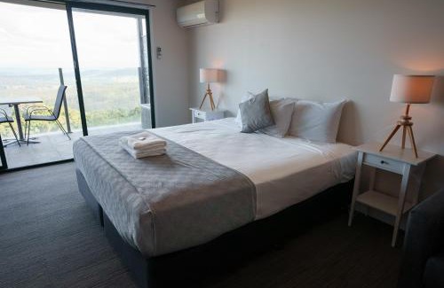 Maleny Hotel | Tranquil Park