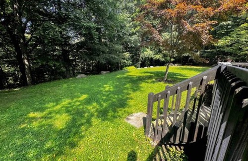 Cresco House | Tranquil Pocono Retreat: Your Secluded 2-Acre Haven in Nature's Embrace 🌲🏡🏞