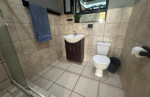 Parow North Apartment | Tranquil Pool Side Apartment