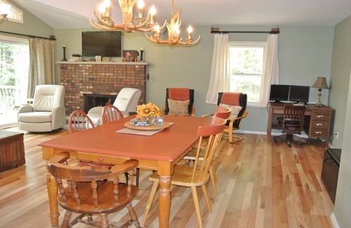 Rhinelander Cabin | Tranquil Privacy