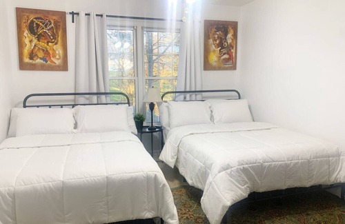 North Laurel House | Tranquil Private Rm 4 Four