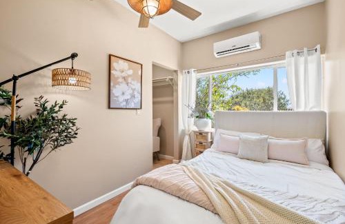 Pomona House | Tranquil Quiet Mountain Home w Private Garden