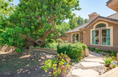 Pomona House | Tranquil Quiet Mountain Home w Private Garden