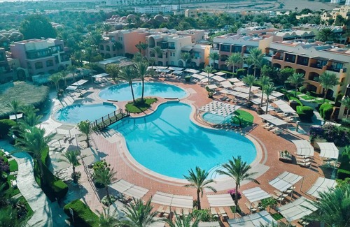Makadi Bay Hotel | Tranquil Retreat Room for Sun-Seekers at Makadi Bay with Outdoor Pool