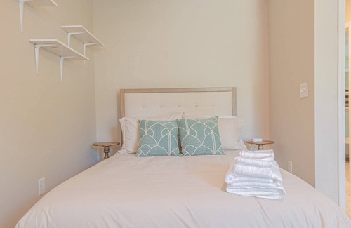 Fortson House | Tranquil Relaxation Family-friendly|Cozy4br|HotTub