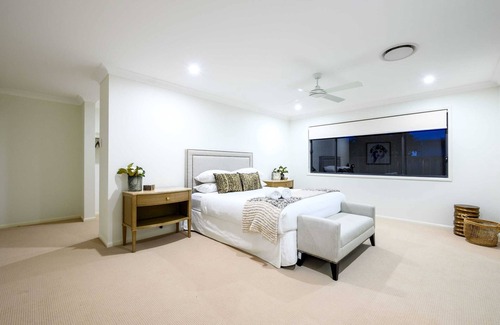Bridgeman Downs House | Tranquil Retreat - Spacious Home with Pool